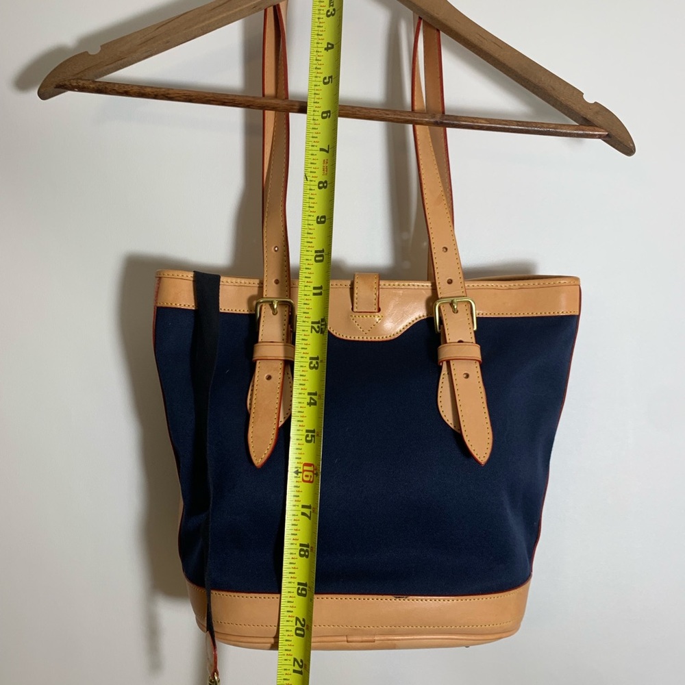 Dooney & bourke shoulder bag